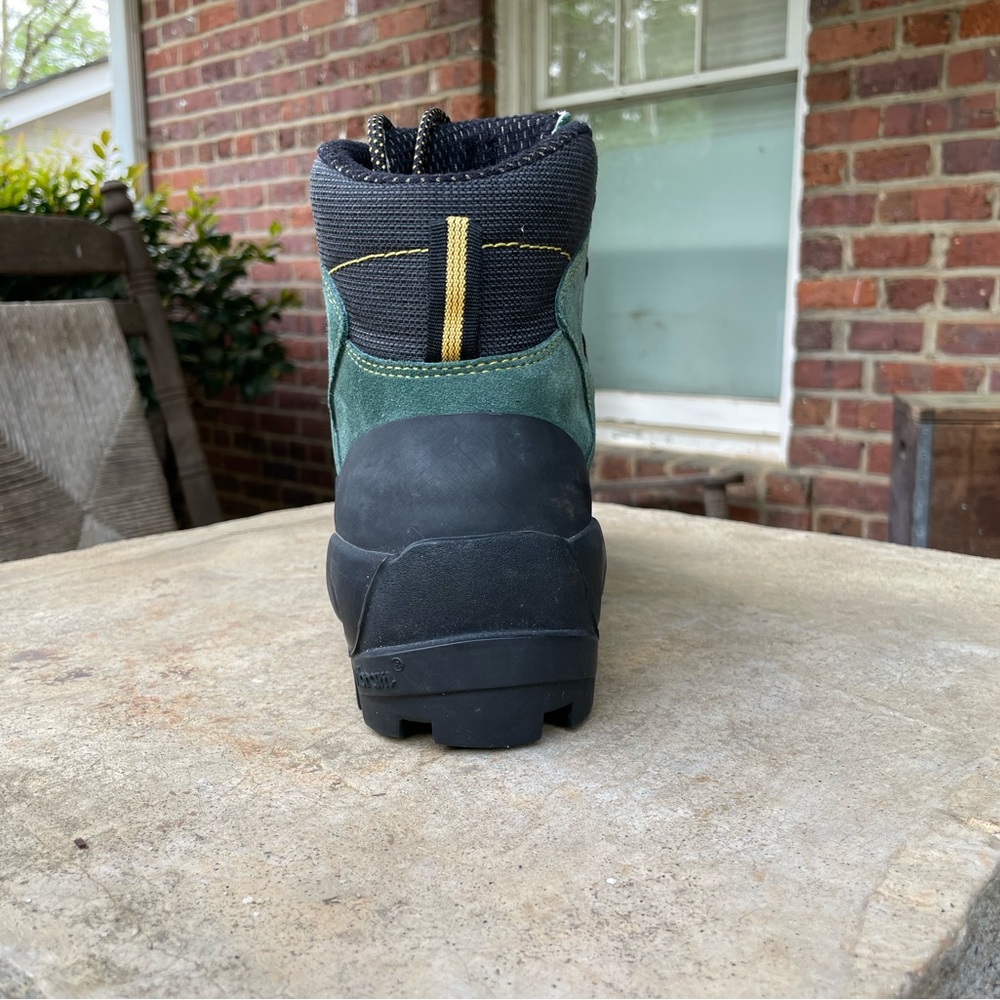 Men’s Lowa Green Suede Hiking Boots with Black Toe Caps - Picture 16 of 16